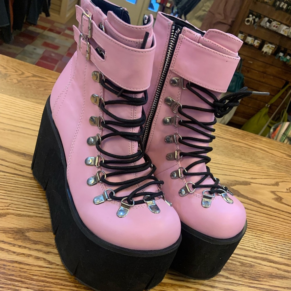 Demonia Kera-21 Platform Lace-up Ankle Boot - Approx size 9